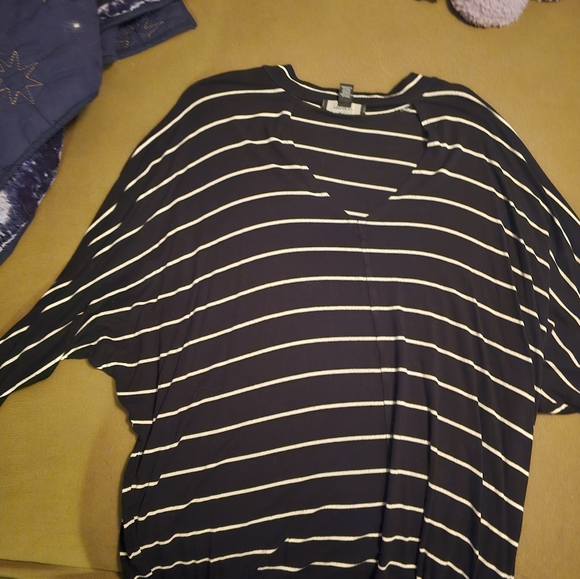 V Cut Stripped with a bulit choker - Picture 2 of 4